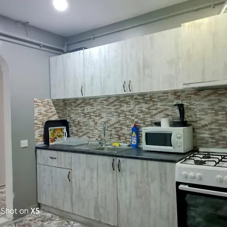 Large Luxurious Flat In 아파트호텔 이스탄불