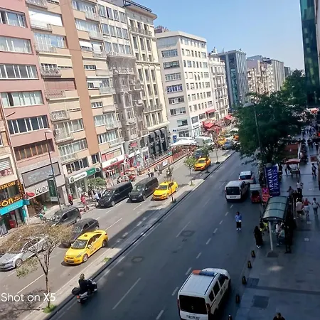 Large Luxurious Flat In Istanbul