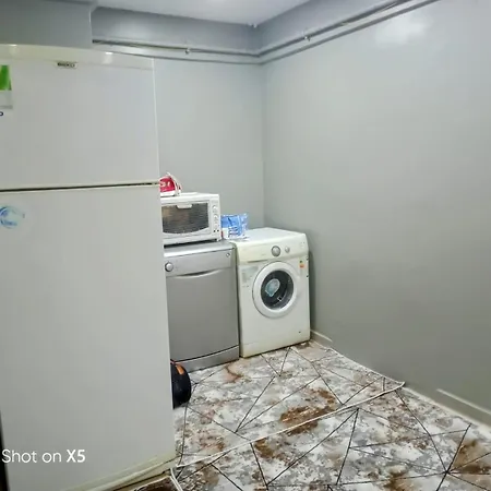 Hotel apartamentowy Large Luxurious Flat In